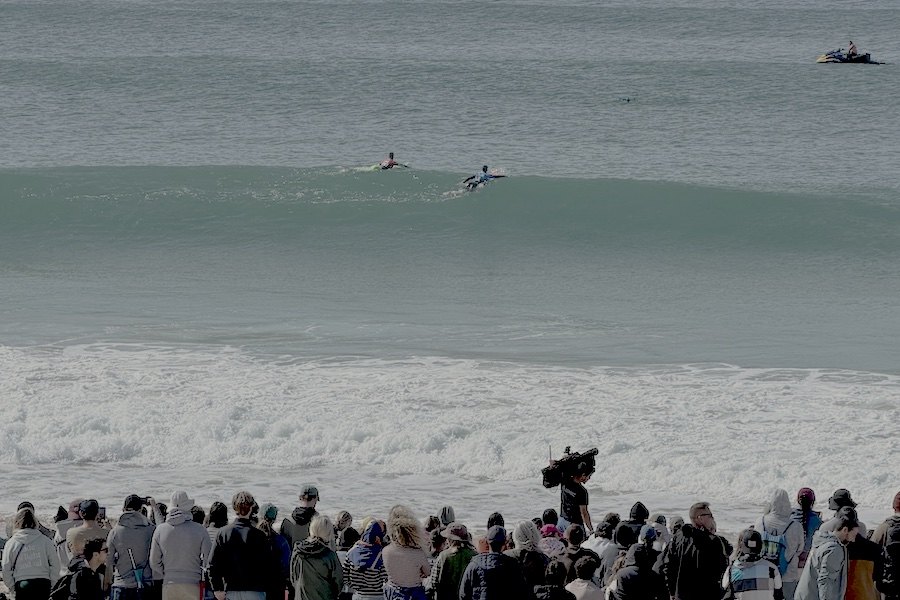 MEO Rip Curl Pro Portugal: dia das finais adiado para quinta-feira em Supertubos