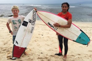 Encontro inesperado de dois &quot;groms&quot; portugueses no sul de Sumatra.