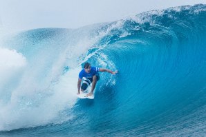 Julian Wilson entra no corrida ao título. 