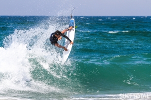 Surfistas de elite invadem o Guincho