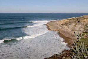 Surf nos Coxos no limite do tamanho e perfeição