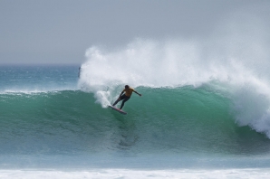 Courtney Conlogue mostra força de líder em Trestles