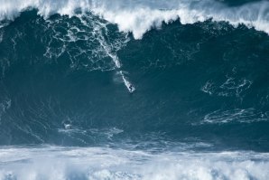 Francisco Porcella na Nazaré - Pic by Bruno Aleixo