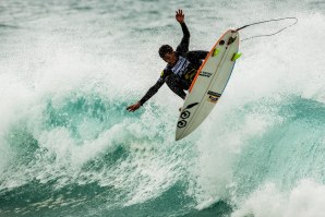 Um dos voos magníficos durante o Allianz Caparica Pro, a 2ª etapa da Liga Moche 2016.