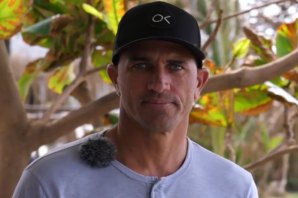 KELLY SLATER INSPIRA JOVENS A AFASTAREM-SE DAS DROGAS E ÁLCOOL