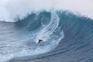 Chumbo, Fink e Dylan Longbottom atacam mar XXL na costa sul da Austrália