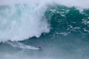 Lucas Chianca na Praia do Norte da Nazaré
