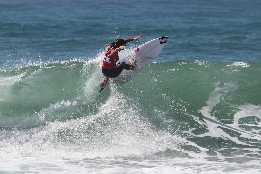 Teresa Bonvalot junta-se à comitiva luso no US Open of Surfing.