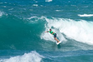 Vasco Ribeiro eliminado do Hawaiian Pro em dia de condições muito difíceis