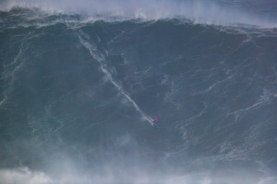 Uma Onda Gigante Marcou esta manhã o Arranque do Tudor Nazaré Big Wave Challenge 2025