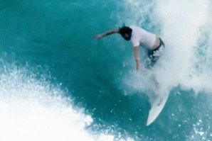 Dane Reynolds lesiona-se em Backdoor