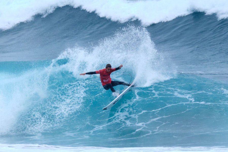 Tubos e surpresas marcam arranque da Etapa Açoreana da Liga Meo Surf 2025