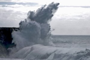 Ondulação a atingir o cabo de sao vicente durante a tempestade Hércules