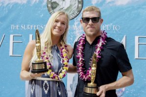 Mick Fanning &amp; Bethany Hamilton imortalizados em Huntington Beach.