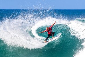 KELLY SLATER INICIA TEMPORADA COMPETITIVA NO QS EM MARÇO