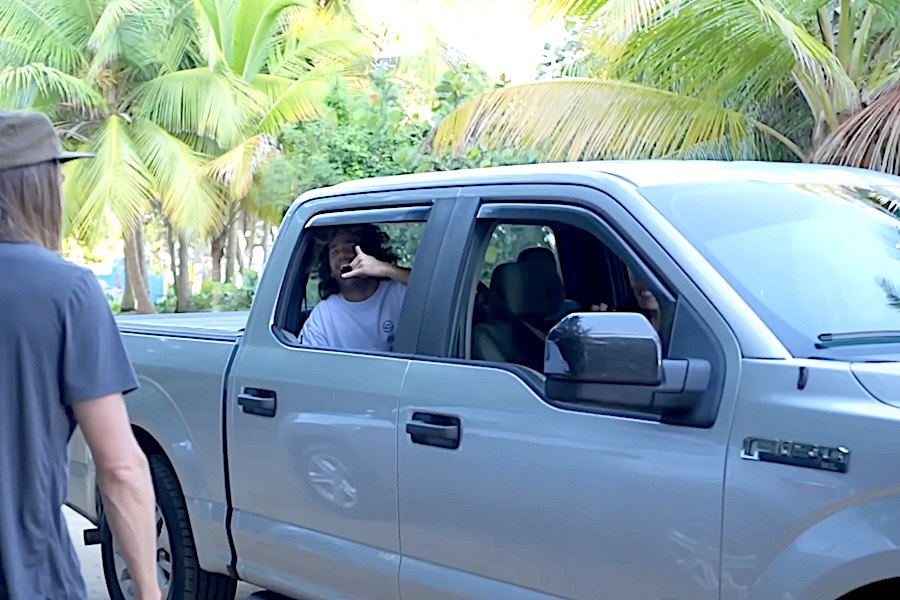 Mason Ho regressa à SurfTotal com uma strike mission explosiva num slab tropical em Porto Rico