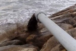 Descargas a céu aberto na praia de Esmoriz