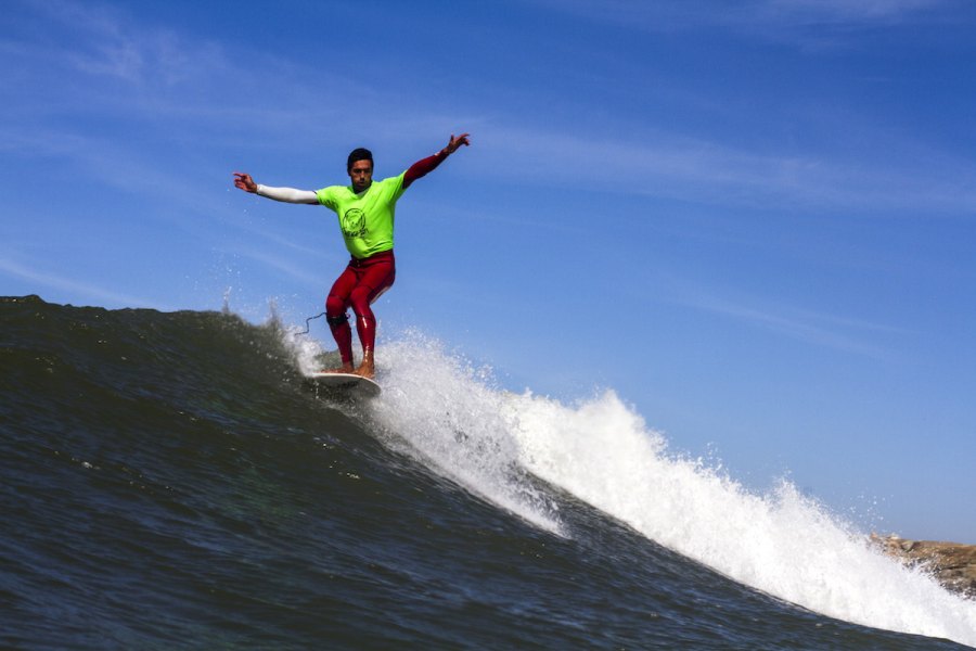 Pedro Alves a explorar o "nose" do sua longboard.
