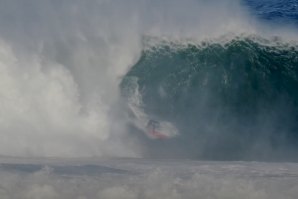 Nathan Florence numa onda massiva em Mullaghmore - Irlanda