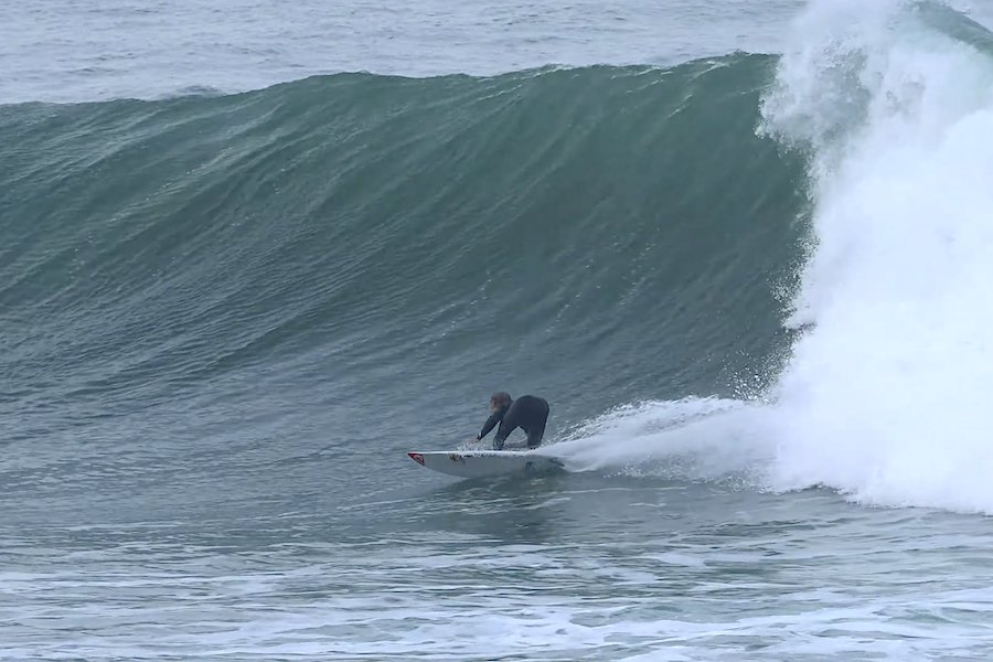 Big walls na Ericeira: um raro cruzamento entre Haleiwa e Sunset Beach, em versão atlântica.