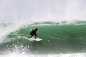 O SURF EM SUPER TUBOS EM PLENO VERÃO 2020