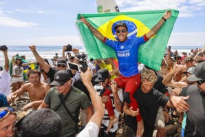 Filipe Toledo venceu na Califórnia segunda CT do ano.