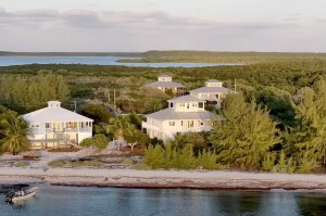 Ben Gravy teve de fretar um avião para chegar a um destino de surf remoto e paradísiaco