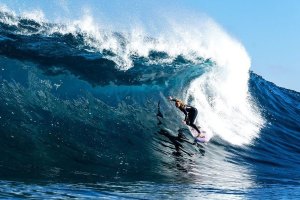 Um retrato de Caitlin Simmers, o próximo grande nome do surf