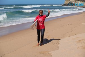 11 vezes campeã nacional Patricia Lopes volta às vitórias no Nacional de Surf Masters
