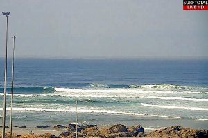 Imagem da Beach Cam Surftotal em Leça da Palmeira esta manhã