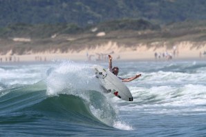 Frederico Morais voa agora para o Havai, onde vai disputar o Hawaiian Pro QS 10.000