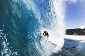 MIck Fanning em Pipeline.