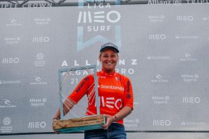 YOLANDA SEQUEIRA VENCE O TIAGO PIRES AWARS BY ANSURFISTAS