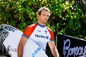 Frederico Morais elimina o líder do ranking mundial e passa à ronda 4 em Sunset Beach