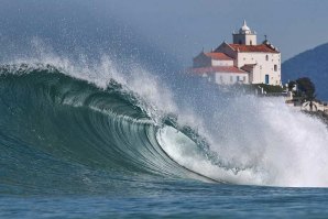As ondas de Saquarema são compridas e tubulares.