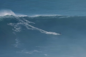 BENJAMIN SANCHIS RECORDA ONDA HISTÓRICA NA NAZARÉ