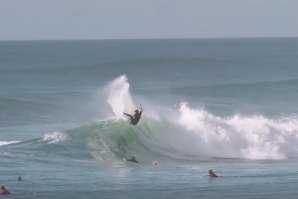 OS PROS JÁ TREINAM EM LA GRAVIERE - PALCO DO QUIKSILVER PRO