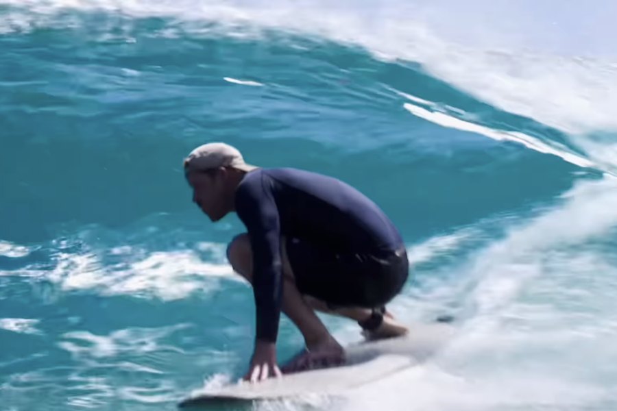 Príncipe Harry está a aprender a arte de entubar no Surf Ranch de Kelly Slater
