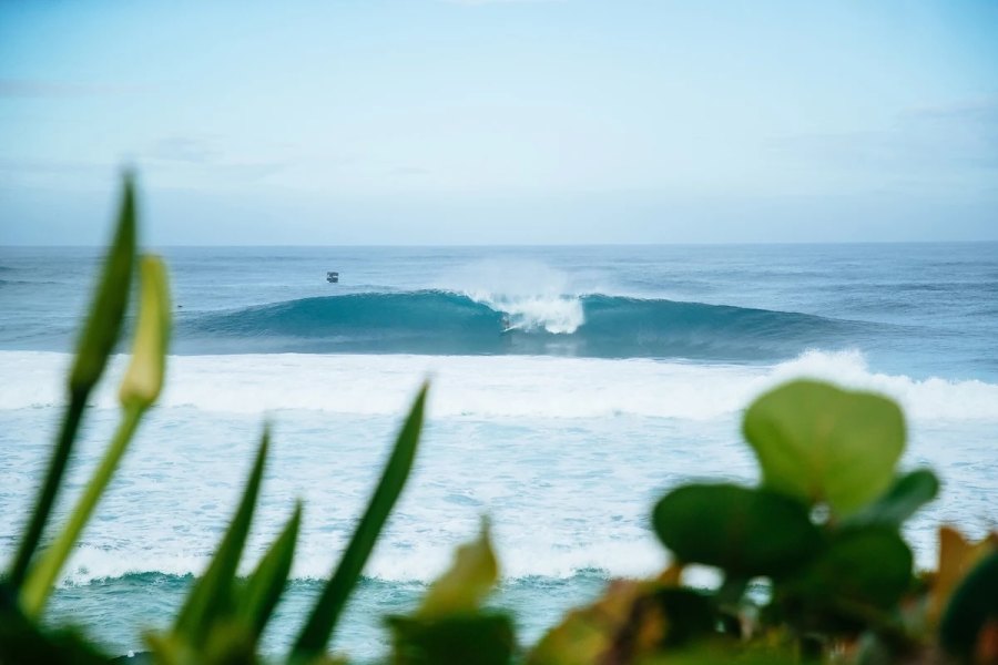 Kelly Slater arranca para Backdoor durante a prova de 2024- Tony Heff / WSL