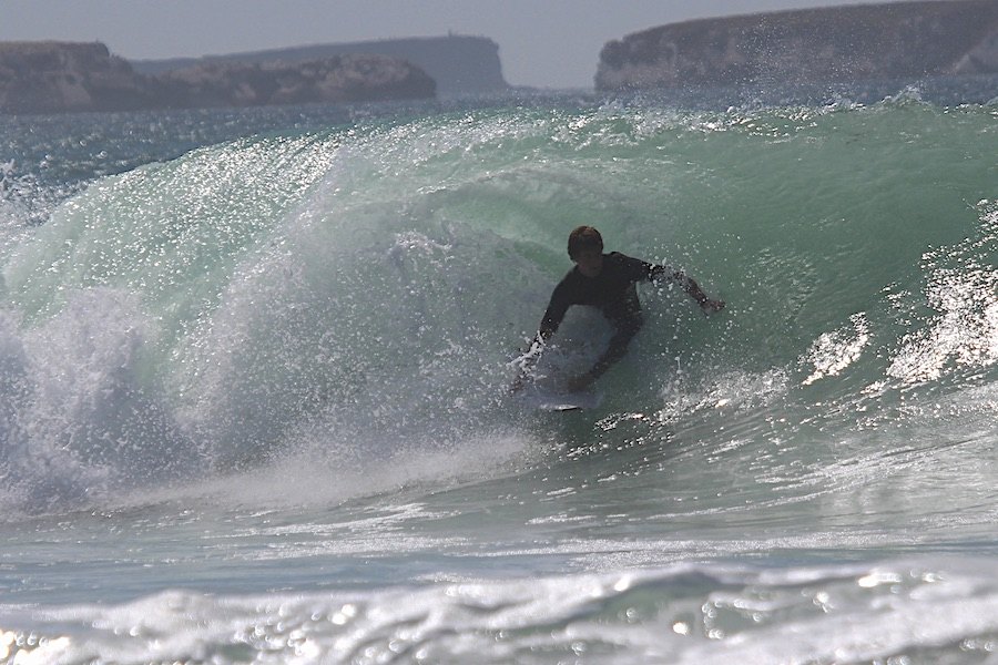 Afonso Antunes lidera o ranking da Liga Meo Surf 2020
