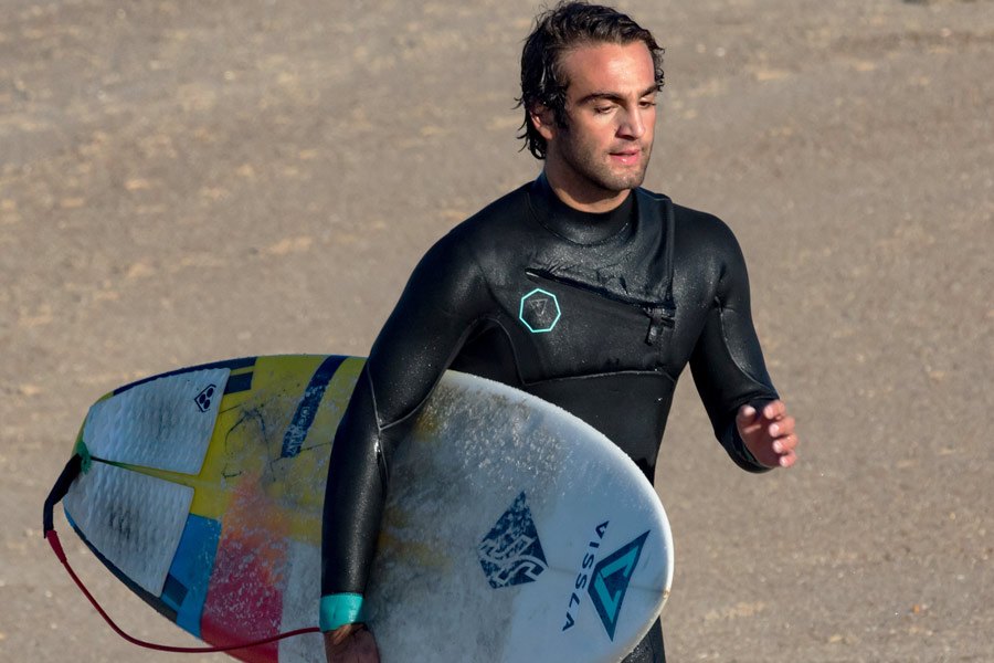 António Rodrigues é um dos surfistas de referência na zona norte.