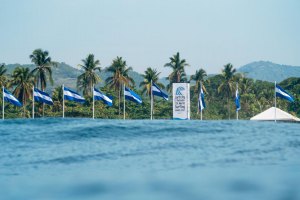 Os surfistas qualificados para as Olimpíadas e o evento de qualificação pelo qual conquistaram as suas vagas
