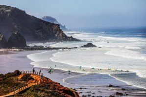 Imagem de uma zona costeira que pode estar em risco.