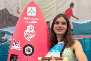 Portuguesa Marta Paço vence a 1ª etapa do Circuito Mundial para surfing 2023, no Hawaii