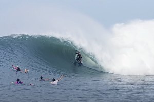 Kai Lenny descobre “a melhor onda de El Salvador”?