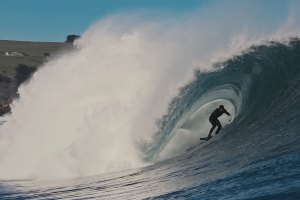 Bucalemu: a onda perfeita criada por acaso — natureza e intervenção humana em rara sintonia