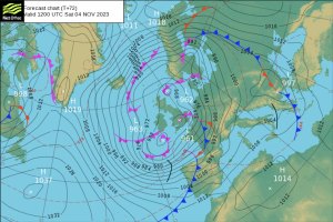 Imagem MetOffice, Sábado dia 4 às 1200 UTC a apresentar condições de Temporal de Oeste de acordo com a classificação in Caracterização Climática da Costa.