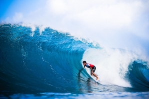 Filipe Toledo não tremeu perante Bruce Irons