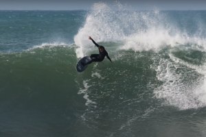 Taro Watanabe - O seu nome do meio é 'Kelly Slater', e o seu surf faz justiça ao nome