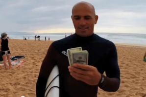 KELLY SLATER VENCE O &#039;WAVE OF THE WINTER&#039; DE DEZEMBRO